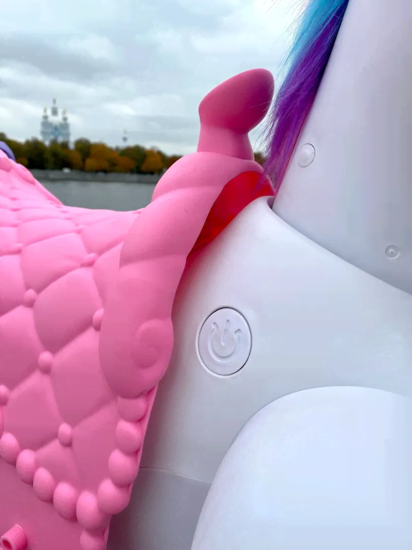Детский электромобиль-единорог Rideamals Josie Unicorn-2