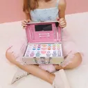 Martinelia, Дорожный кейс Единорог 16 оттенков теней, 3 вида румян, 4 лака для ногтей, 2 бальзама для губ, 2 карандаша для губ, кисти для макияжа